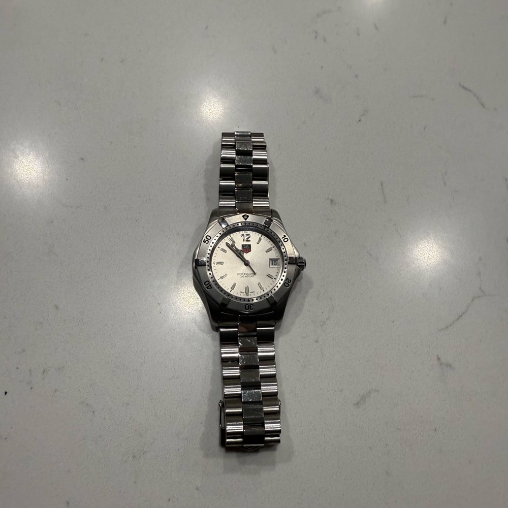 Tag Heuer Watch WK1112 0 Silver Dial Quartz Watch 
⌚️great condition